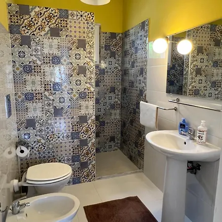 Alojamento de Acomodação e Pequeno-almoço La Perla Blu *