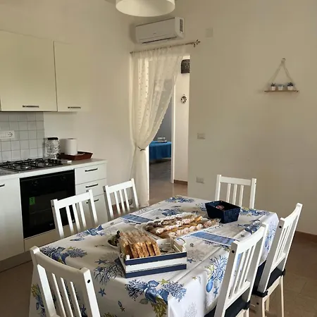 לינה וארוחת בוקר La Perla Blu טורה אובו